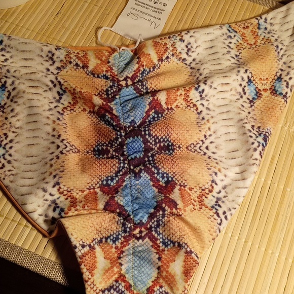 NWT Niyama Sol Multicolor Snakeskin Reversible Bikini Bottom, M, Color Anaconda - Picture 3 of 8